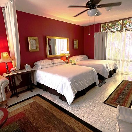 Dickinson Guest House, Guadalajara Expo Екстер'єр фото