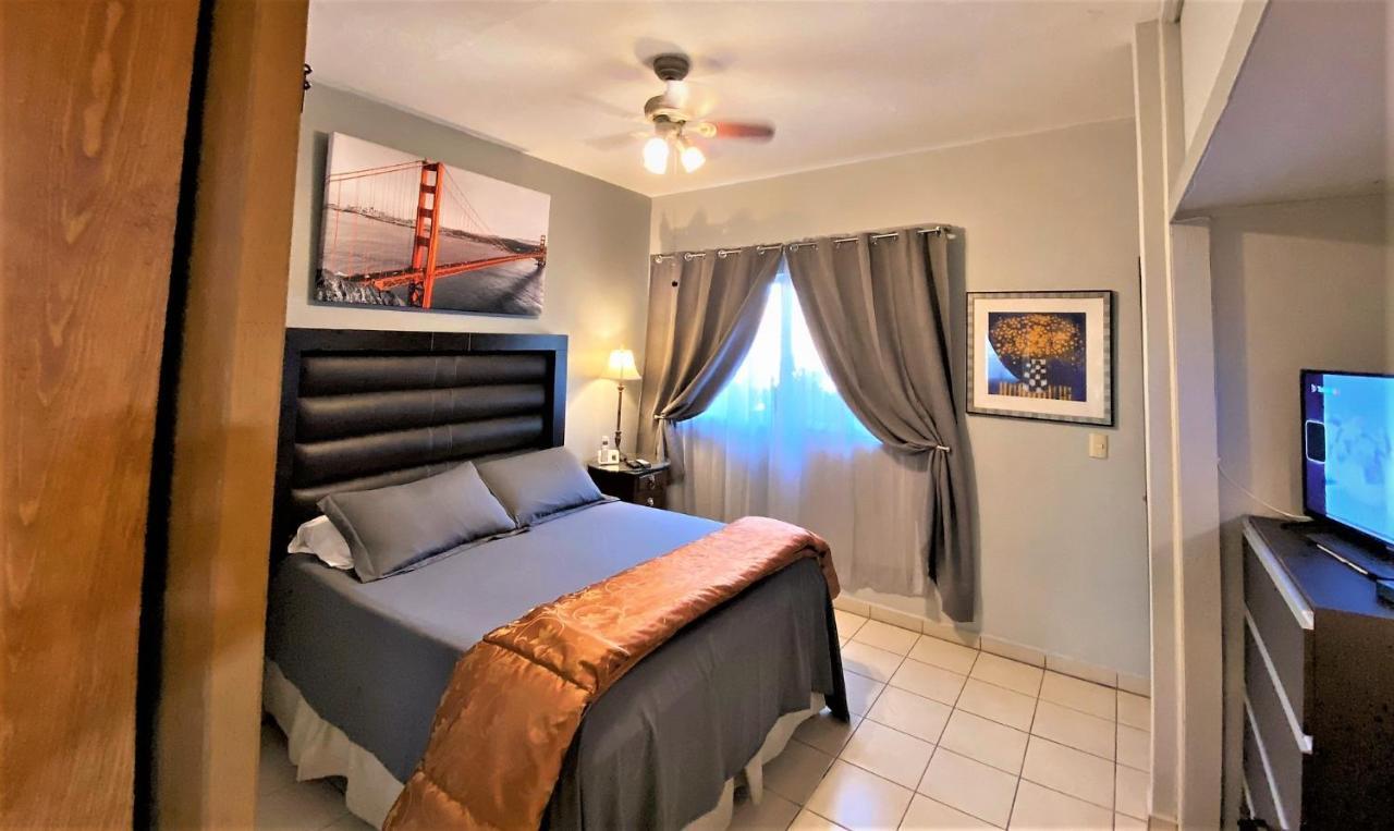Dickinson Guest House, Guadalajara Expo Екстер'єр фото