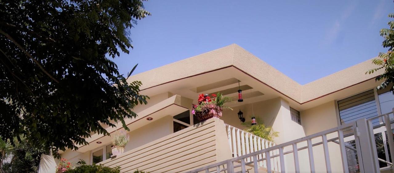 Dickinson Guest House, Guadalajara Expo Екстер'єр фото