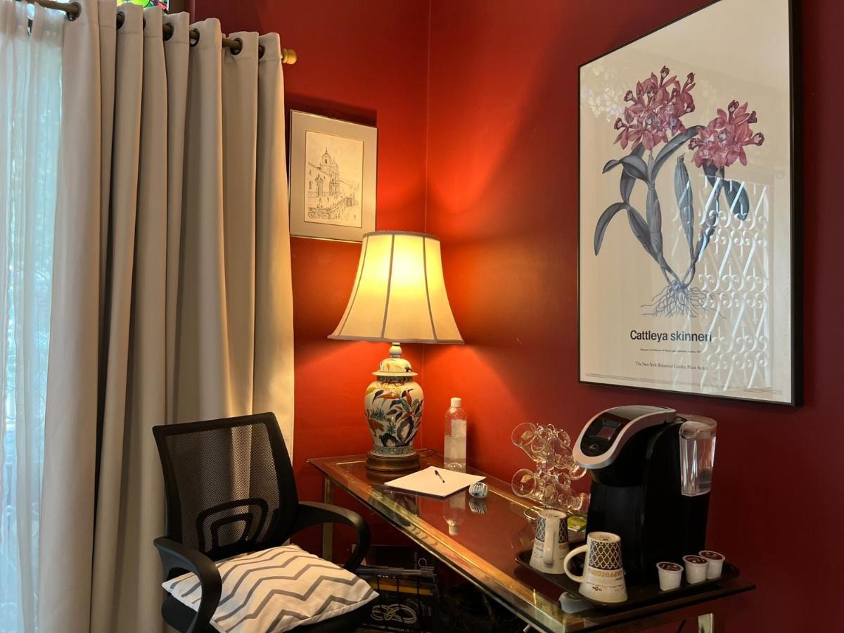 Dickinson Guest House, Guadalajara Expo Екстер'єр фото