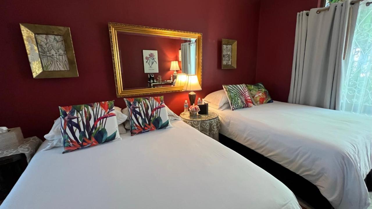 Dickinson Guest House, Guadalajara Expo Екстер'єр фото