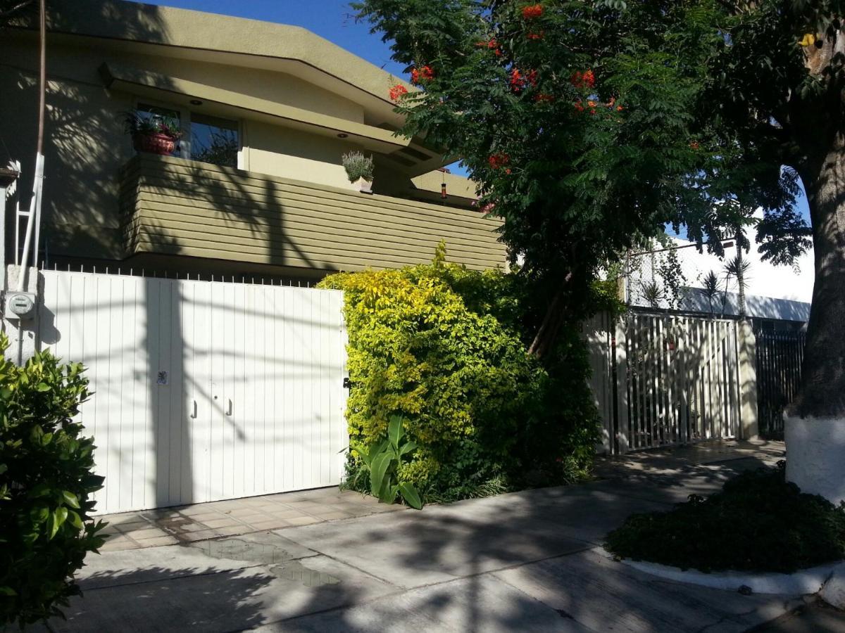 Dickinson Guest House, Guadalajara Expo Екстер'єр фото
