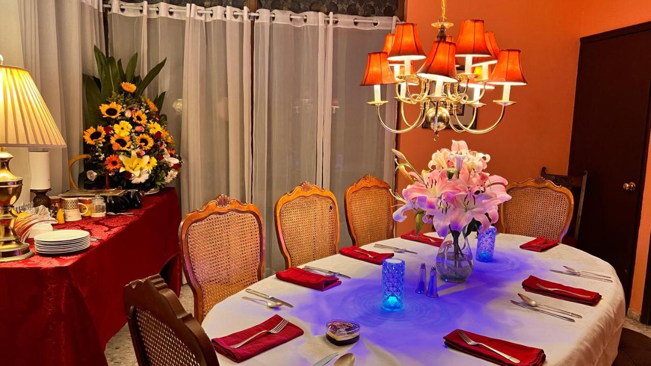 Dickinson Guest House, Guadalajara Expo Екстер'єр фото