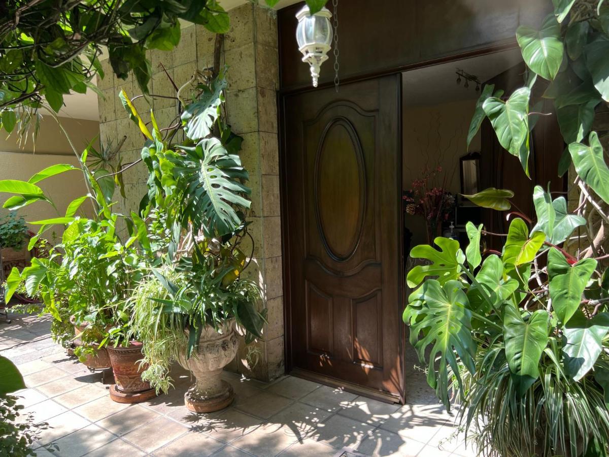 Dickinson Guest House, Guadalajara Expo Екстер'єр фото